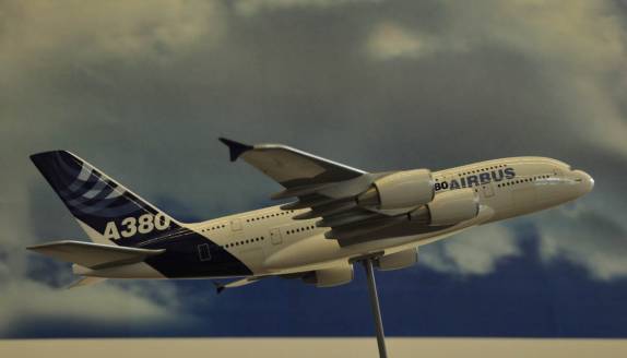 Maquete do avião da concorrente, exposto na fábrica da Boeing, 30 km ao norte de Seattle, no estado de Washington, nos Estados Unidos